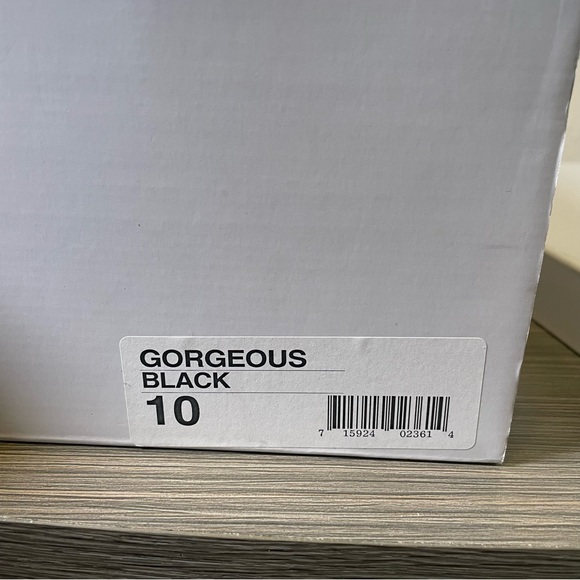 Steve Madden Gorgeous Over the Knee Black Suede Boots like new in box Size 10 - Picture 3 of 5